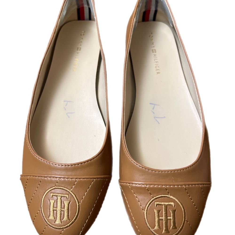 Tommy Hilfiger Womens Size 9M Flat Slip On Shoes Tan Brown With Design on Toe. T - Picture 3 of 5